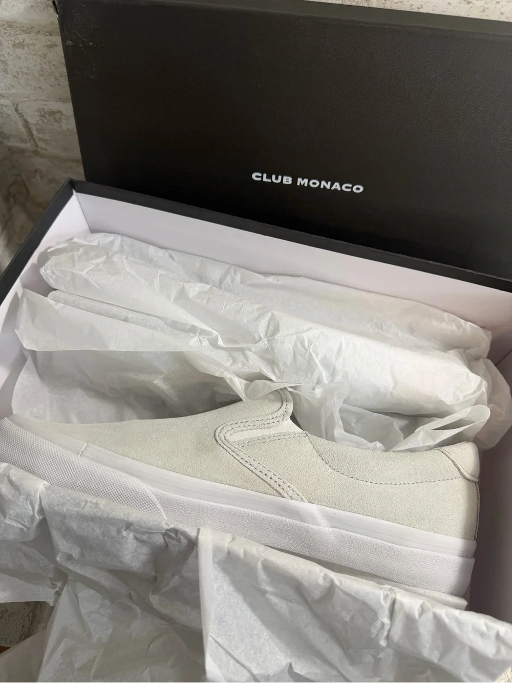 Club Monaco Men’s Slip-On Suede Sneakers in Light Gray Size 9